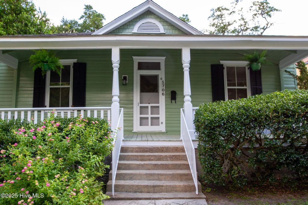 Photo of 1706 Wrightsville Avenue, Wilmington, NC 28403 (MLS # 100528129)