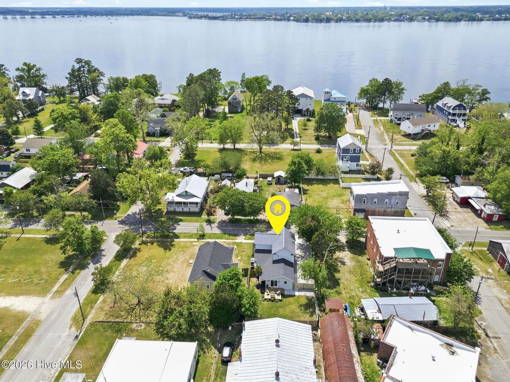 Photo of 406 N B Street, Bridgeton, NC 28519 (MLS # 100568410)