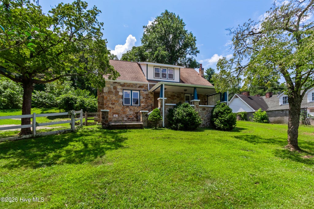 Photo of 952 Hiwassee Street, Murphy, NC 28906 (MLS # 100596532)