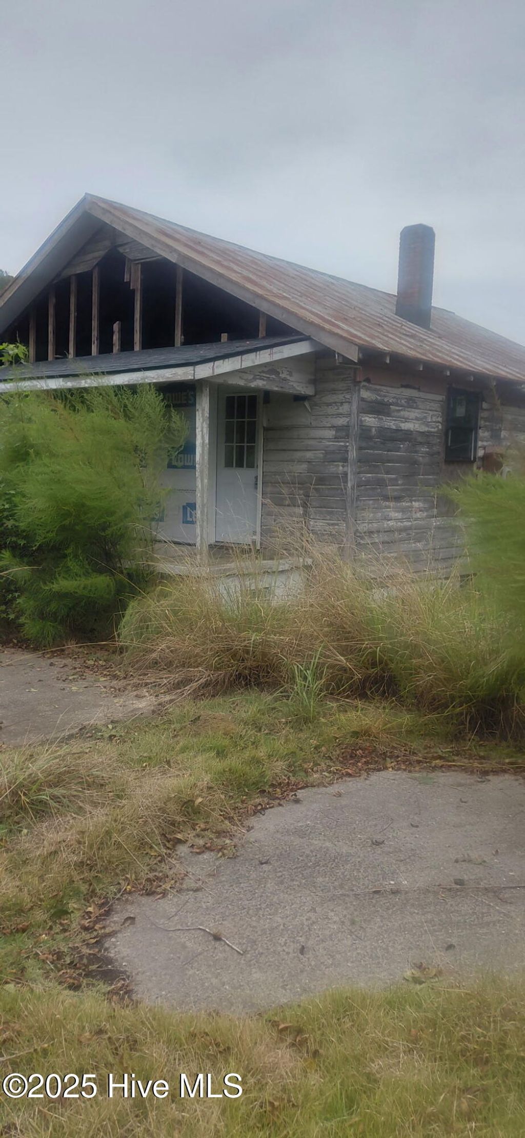 Photo of 610 Comfort Road, Richlands, NC 28574 (MLS # 100536448)