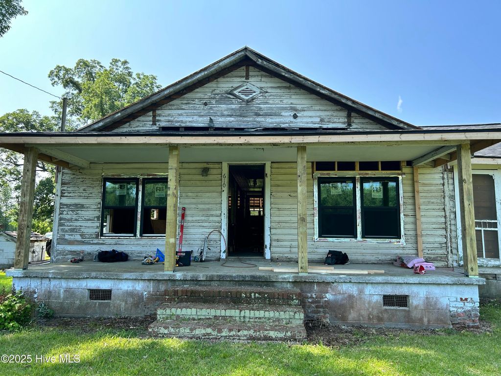 Photo of 610 Comfort Road, Richlands, NC 28574 (MLS # 100536448)