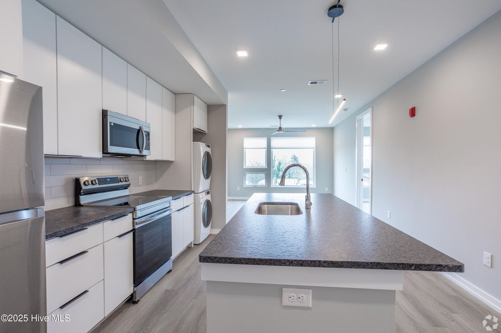 Photo of 607 S 11th Street #208, Wilmington, NC 28401 (MLS # 100575735)