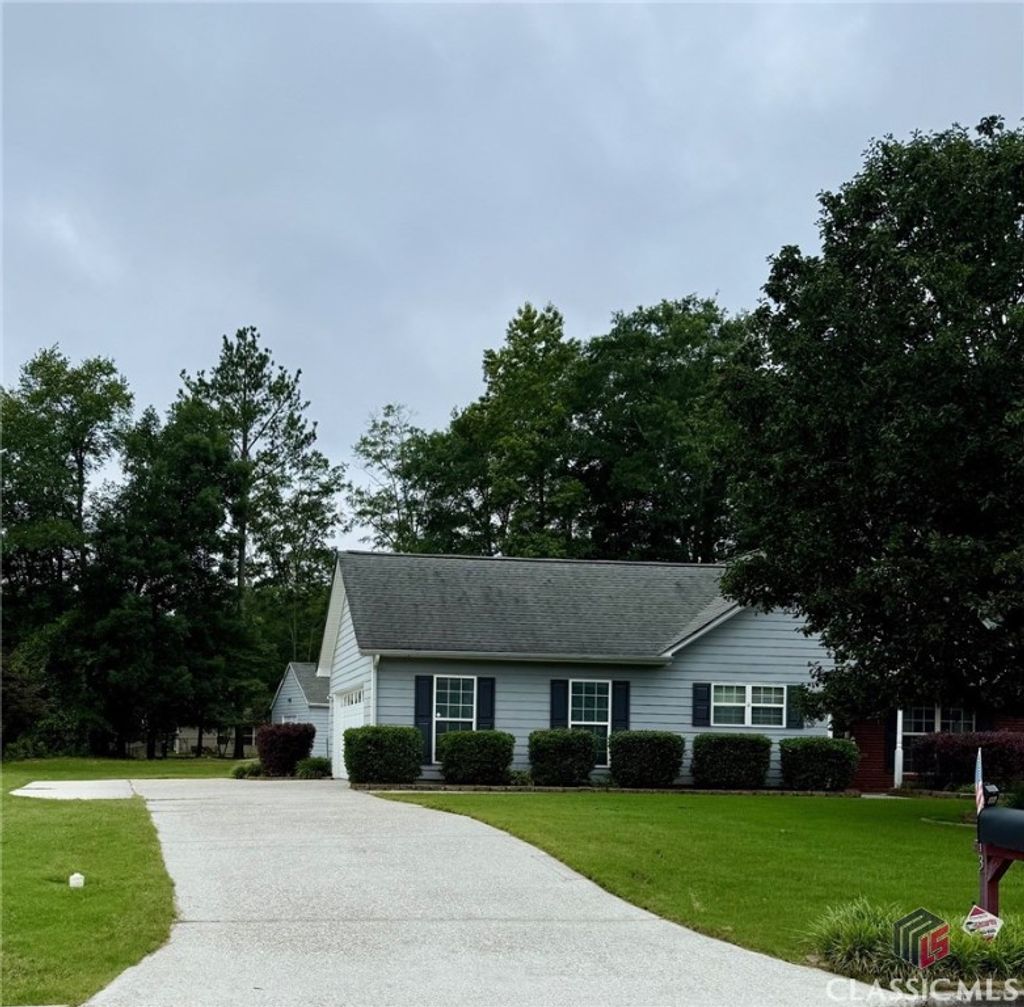 Photo of 1013 Navaho Trail, Monroe, GA 30655 (MLS # CM1027368)