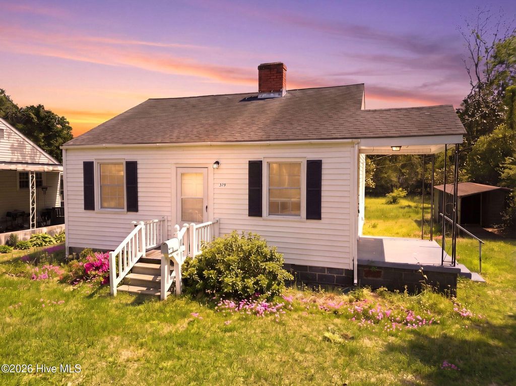 Photo of 519 National Court Drive, New Bern, NC 28560 (MLS # 100568626)