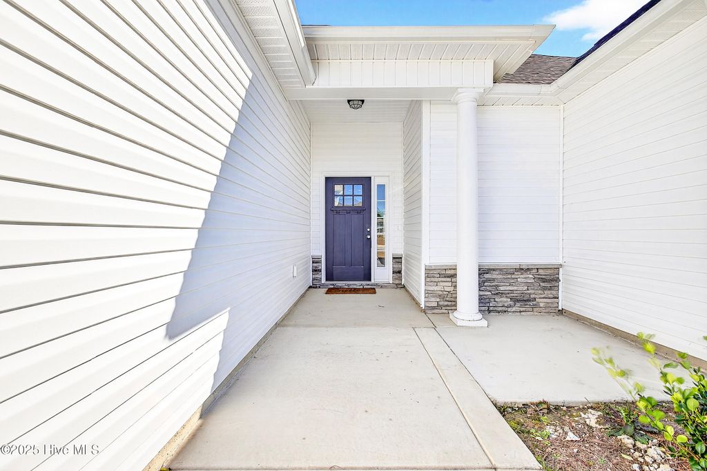 Photo of 910 Uplands Lane, Jacksonville, NC 28546 (MLS # 100539461)