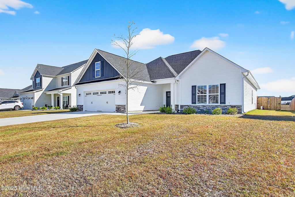 Photo of 910 Uplands Lane, Jacksonville, NC 28546 (MLS # 100539461)