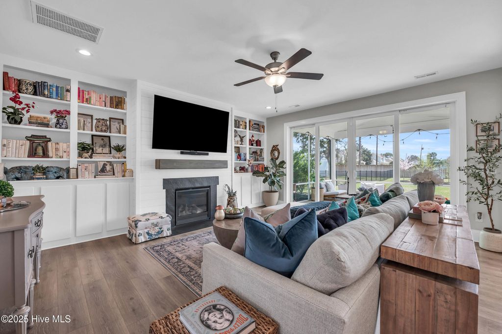 Photo of 2 N Artisan Drive, Hampstead, NC 28443 (MLS # 100520881)