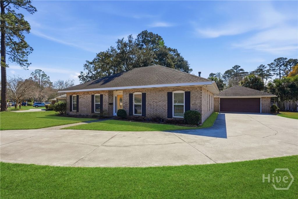 Photo of 201 Groveland Circle, Savannah, GA 31405 (MLS # SA349427)