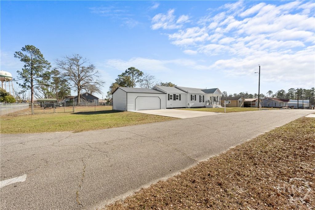 Photo of 124 Pierce Avenue, Swainsboro, GA 30401 (MLS # SA349650)