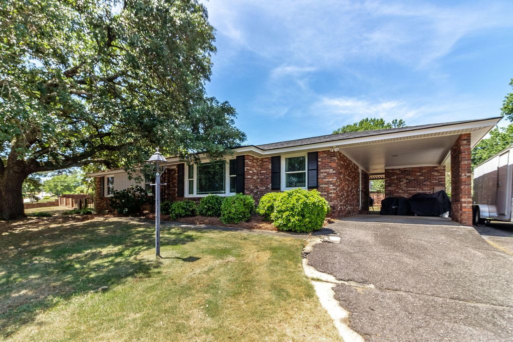 Photo of 1115 Northwood Road, Augusta, GA 30909 (MLS # 555203)