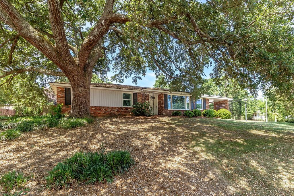 Photo of 1115 Northwood Road, Augusta, GA 30909 (MLS # 555203)