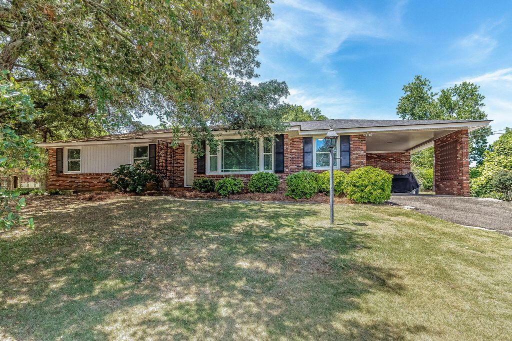 Photo of 1115 Northwood Road, Augusta, GA 30909 (MLS # 555203)
