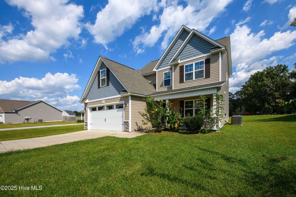 Photo of 100 Buckhaven Drive, Richlands, NC 28574 (MLS # 100534033)