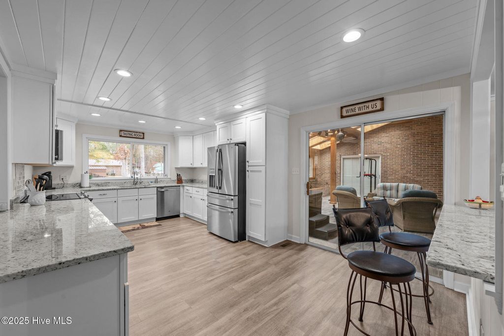 Photo of 107 Pineview Drive, Oriental, NC 28571 (MLS # 100546901)