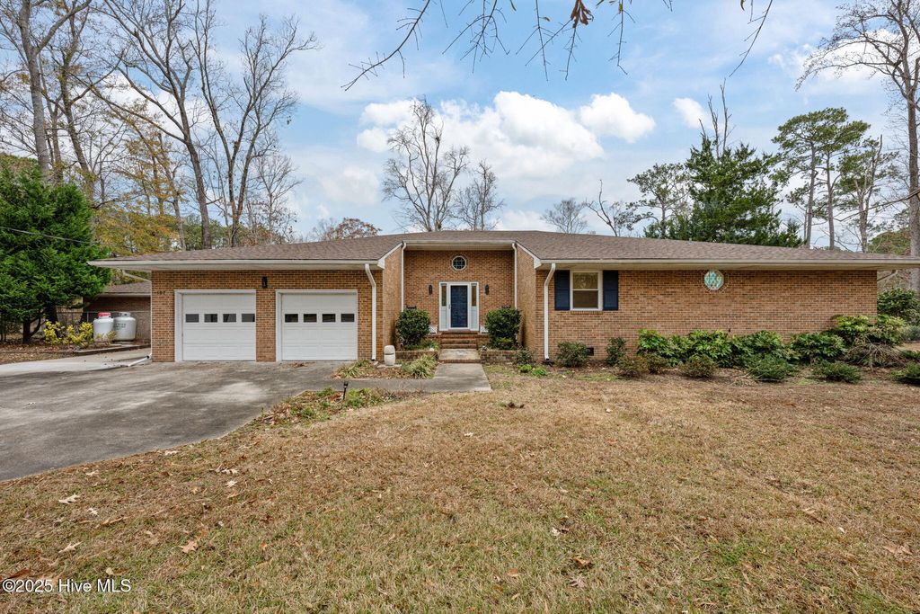 Photo of 107 Pineview Drive, Oriental, NC 28571 (MLS # 100546901)