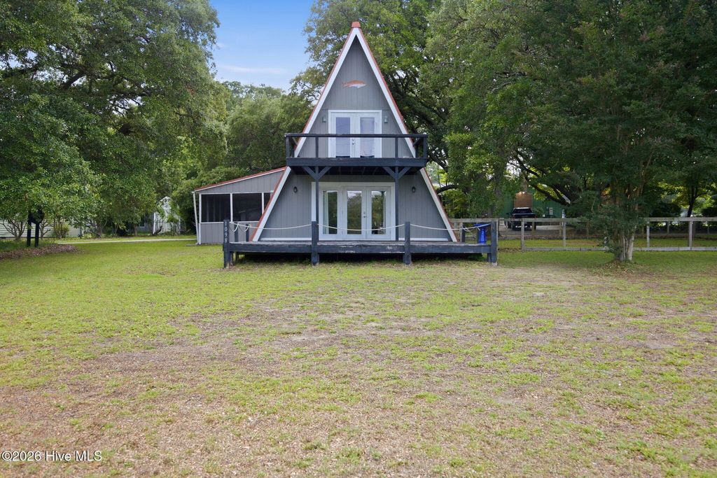 Photo of 1098 Kings Landing Road, Hampstead, NC 28443 (MLS # 100577801)