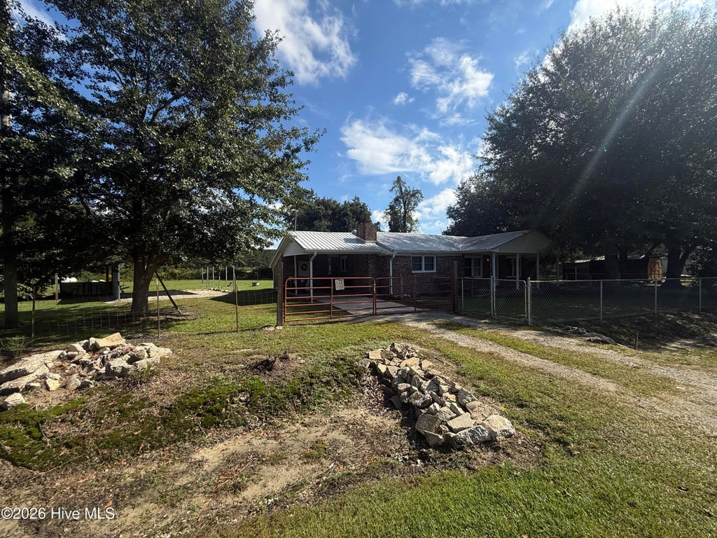 Photo of 177 Elbow Road, Hallsboro, NC 28442 (MLS # 100608568)