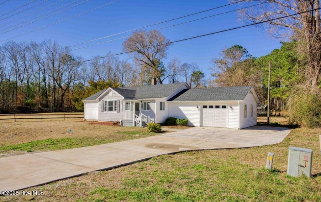 Photo of 2624 Wilmington Highway, Jacksonville, NC 28540 (MLS # 100540000)