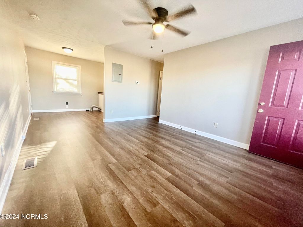 Photo of 101 Queens Road, Jacksonville, NC 28540 (MLS # 100551810)