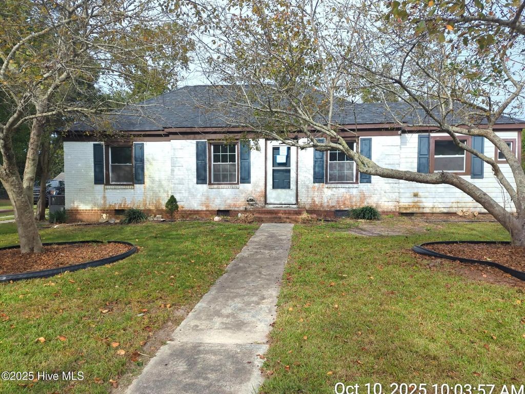 Photo of 21 Westminister Drive, Jacksonville, NC 28540 (MLS # 100537535)