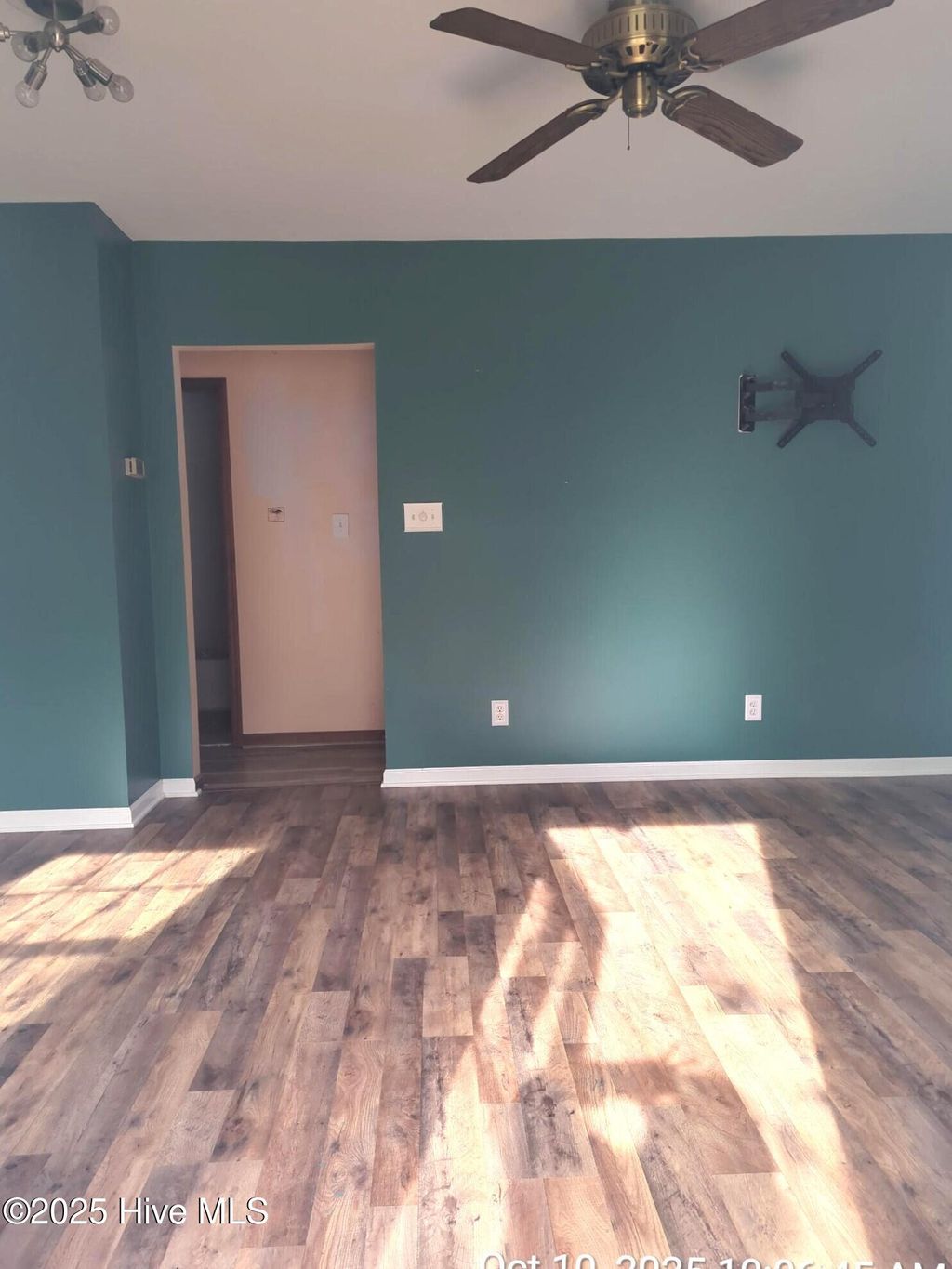 Photo of 21 Westminister Drive, Jacksonville, NC 28540 (MLS # 100537535)