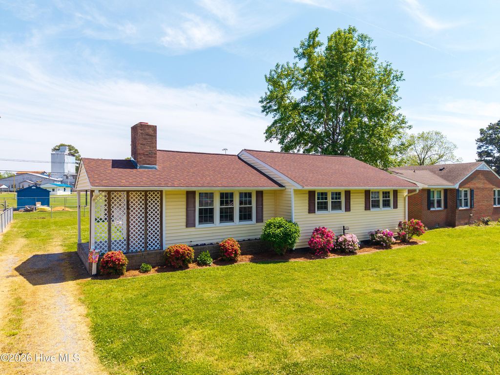 Photo of 906 Stratford Road, Edenton, NC 27932 (MLS # 100568287)