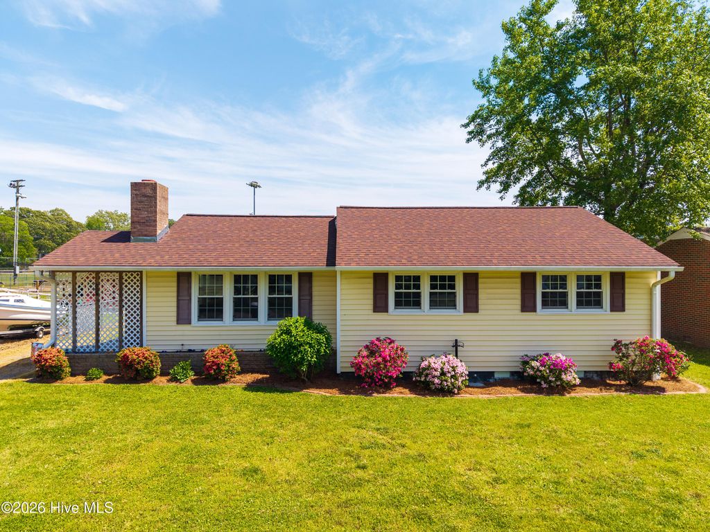 Photo of 906 Stratford Road, Edenton, NC 27932 (MLS # 100568287)