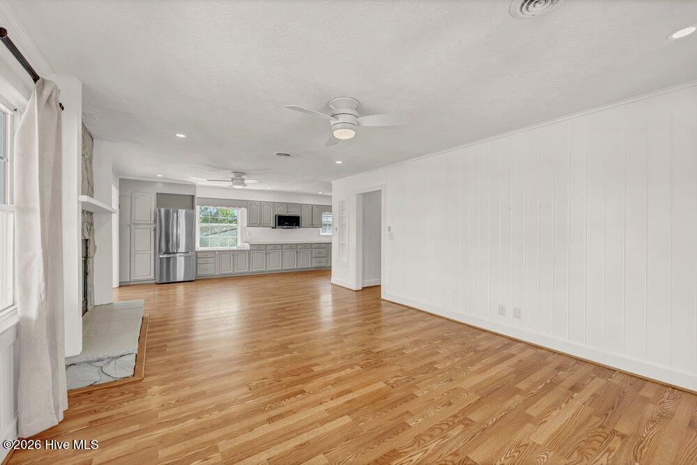 21 W Henderson Street A&B