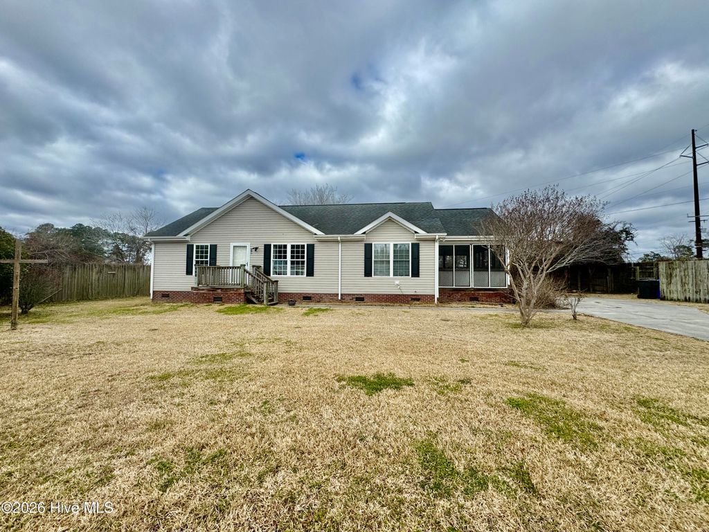 Photo of 102 Earl Avenue, Beaufort, NC 28516 (MLS # 100554946)