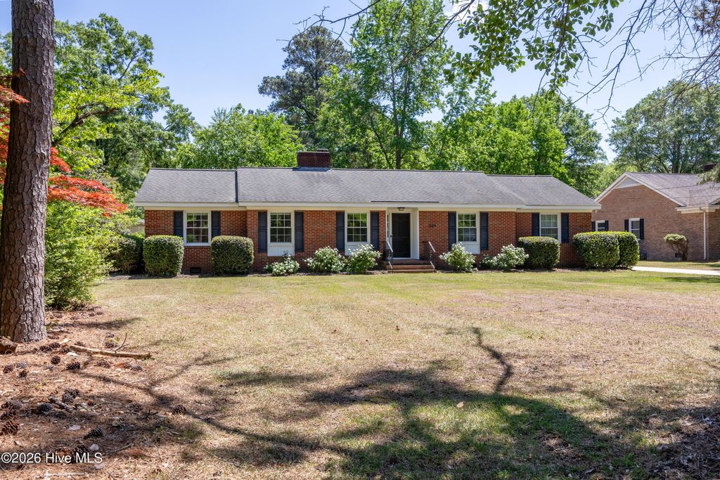 Photo of 224 S Hillcrest Drive, Goldsboro, NC 27534 (MLS # 100568279)