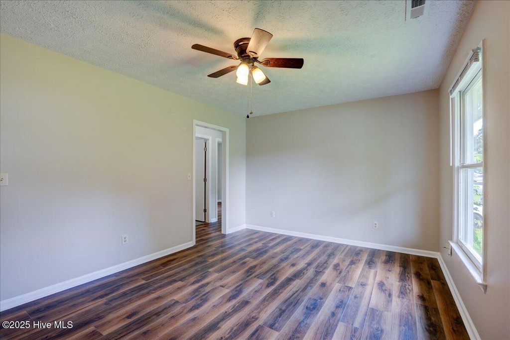 Photo of 910 Fort Totten Drive, New Bern, NC 28560 (MLS # 100518568)