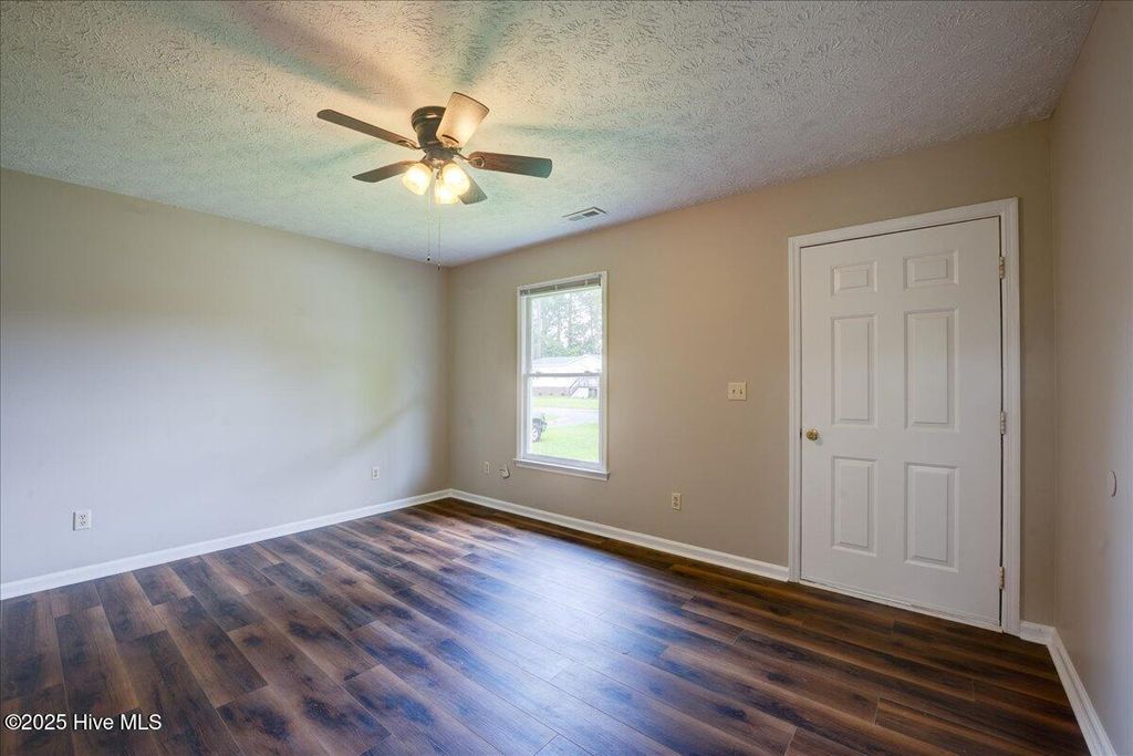 Photo of 910 Fort Totten Drive, New Bern, NC 28560 (MLS # 100518568)