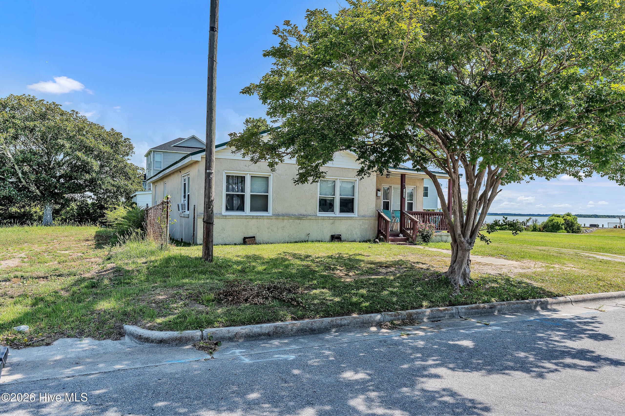 1004 Avery Street