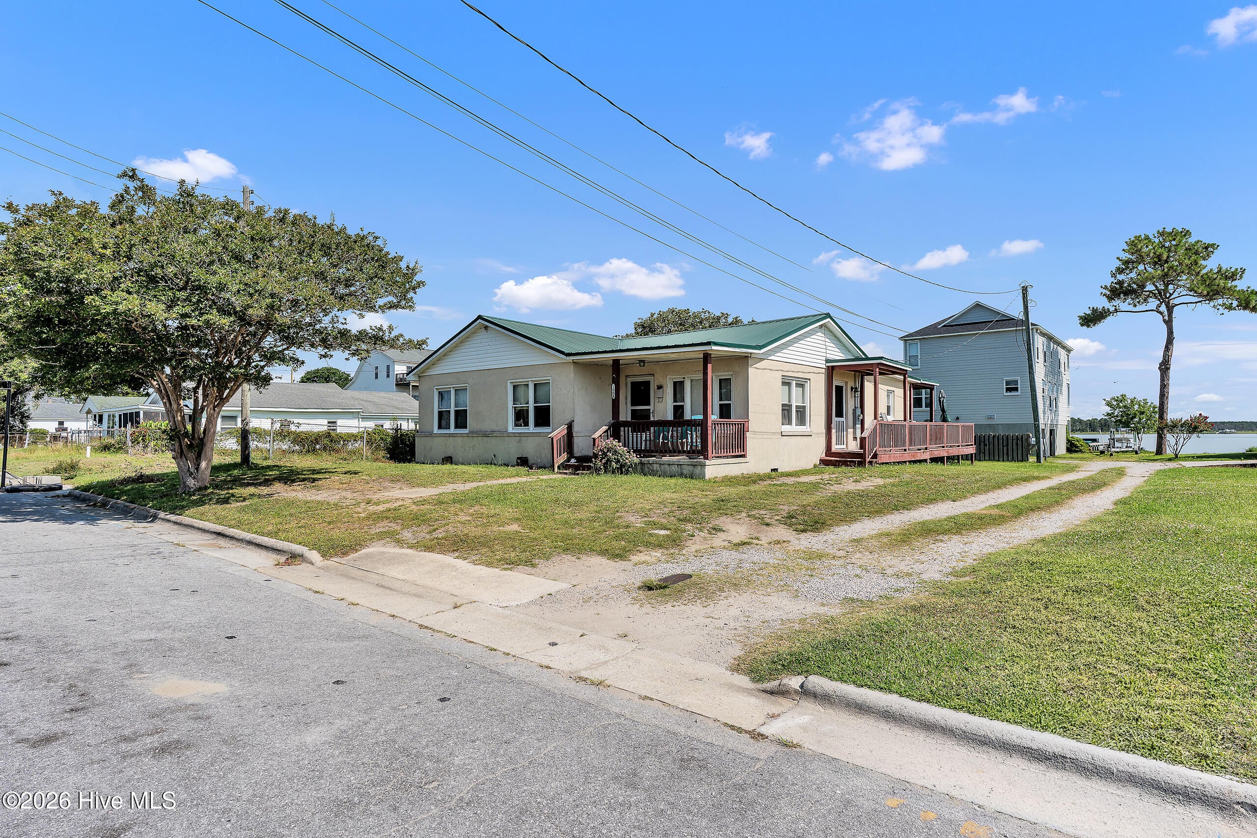 1004 Avery Street