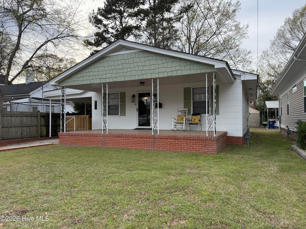 Photo of 412 S 5th Street, Smithfield, NC 27577 (MLS # 100561886)