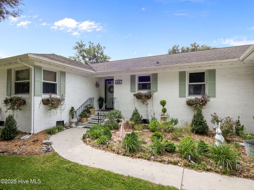 Photo of 2867 Easy Street, Newport, NC 28570 (MLS # 100527338)