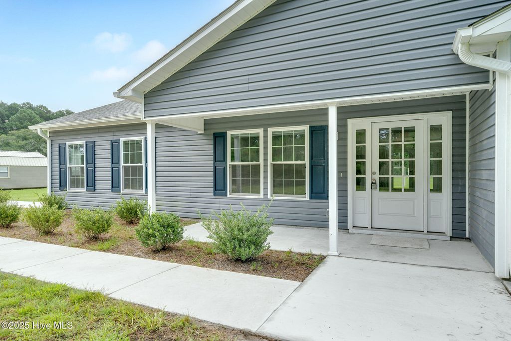 Photo of 102 Kyle Herring Drive, Teachey, NC 28464 (MLS # 100484916)