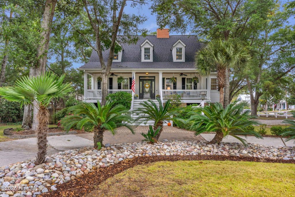 Photo of 500 W St George Street, Southport, NC 28461 (MLS # 100537749)