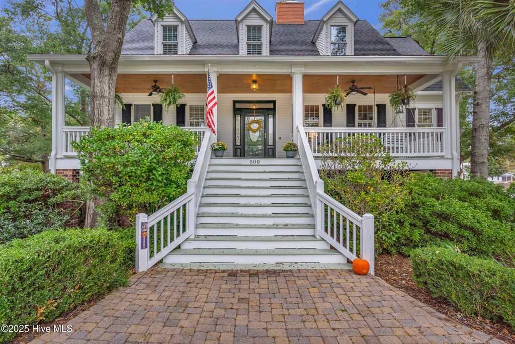 Photo of 500 W St George Street, Southport, NC 28461 (MLS # 100537749)