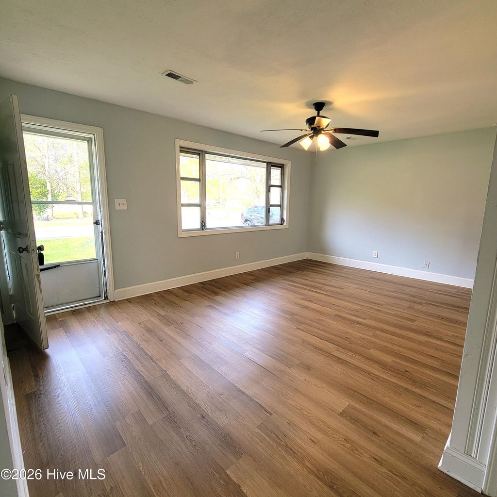 Photo of 200 S Smith Street, Burgaw, NC 28425 (MLS # 100563204)