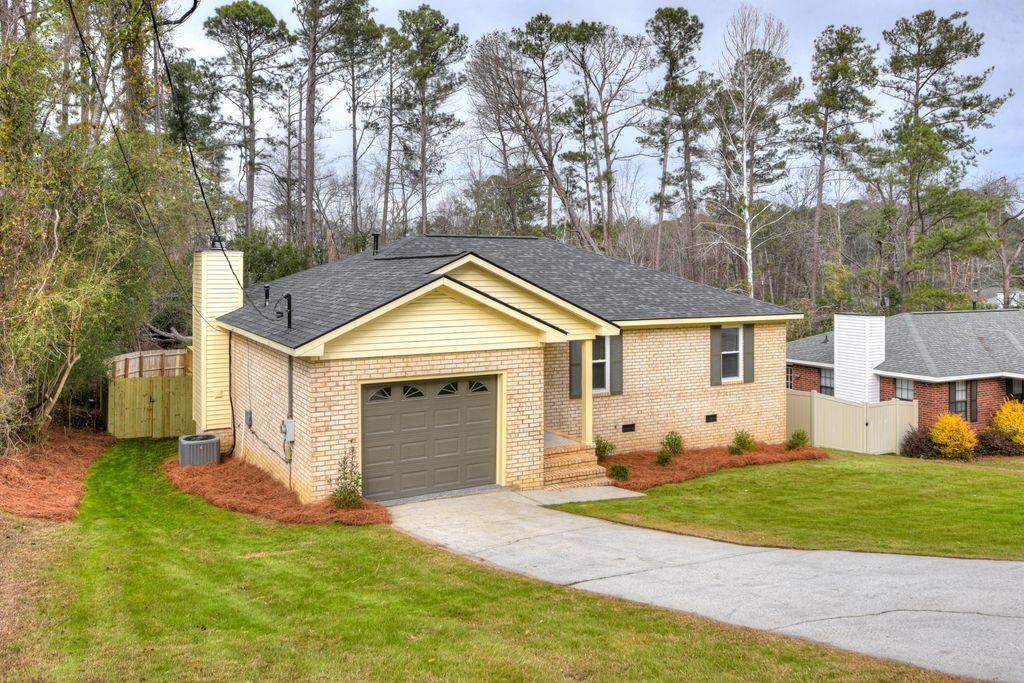 Photo of 2952 Bridgeport Drive, Augusta, GA 30909 (MLS # 551466)