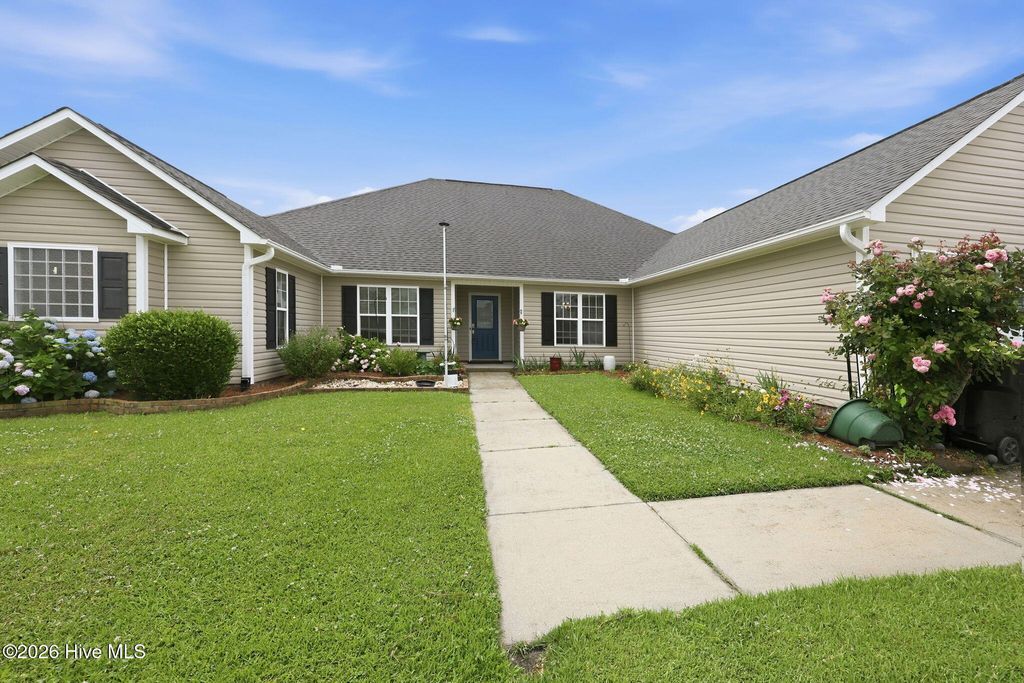 Photo of 803 Canvas Court, Swansboro, NC 28584 (MLS # 100568818)