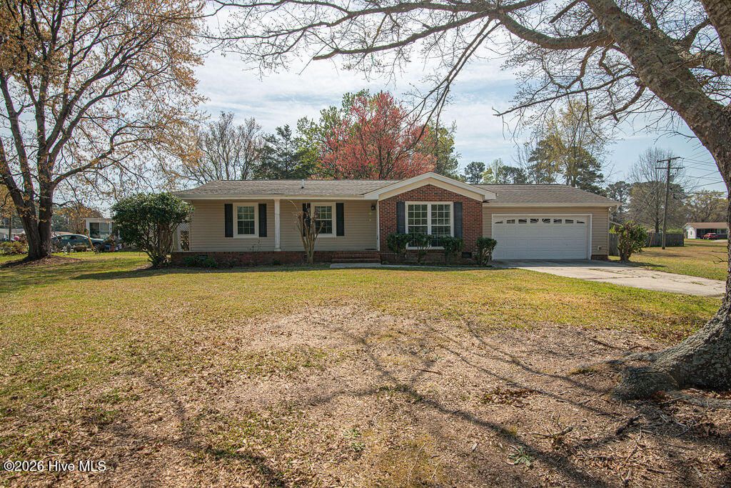 Photo of 2 Yorkshire Drive, Jacksonville, NC 28546 (MLS # 100562650)