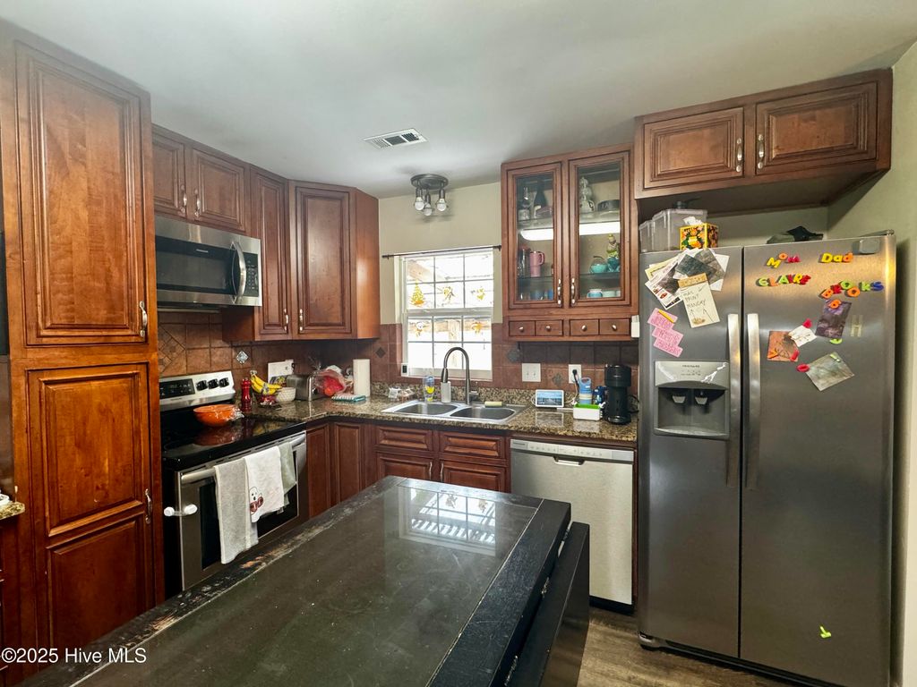 Photo of 610 Winchester Road, Jacksonville, NC 28546 (MLS # 100546365)