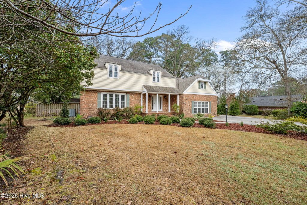 Photo of 327 Plantation Drive, New Bern, NC 28562 (MLS # 100559548)