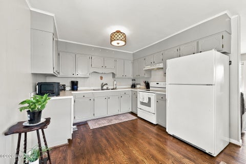 Tiny photo for 203 Mercer Road, Jacksonville, NC 28546 (MLS # 100603113)