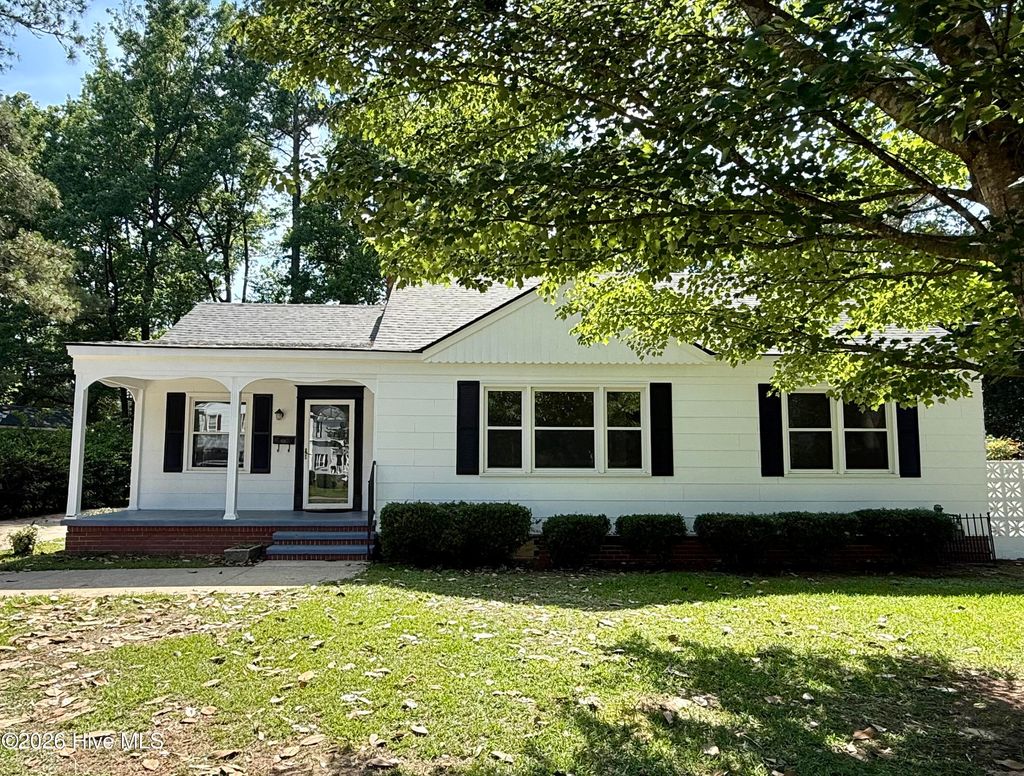 Photo of 407 Vann Drive, Clinton, NC 28328 (MLS # 100577694)