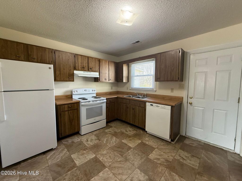 Photo of 204 Appaloosa Drive, Jacksonville, NC 28540 (MLS # 100559441)