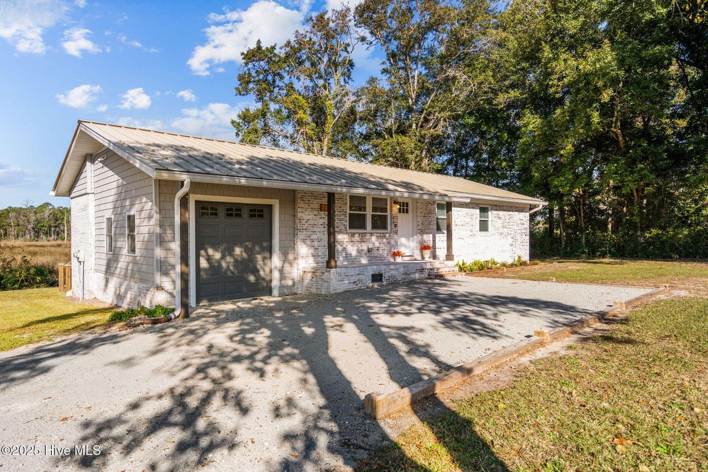Photo of 2037 Oxpen Road SW, Supply, NC 28462 (MLS # 100538027)