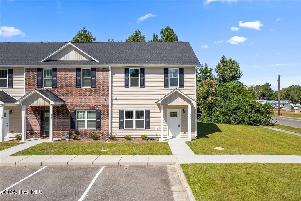 Photo of 211 Lincoln Place Circle, Leland, NC 28451 (MLS # 100484264)